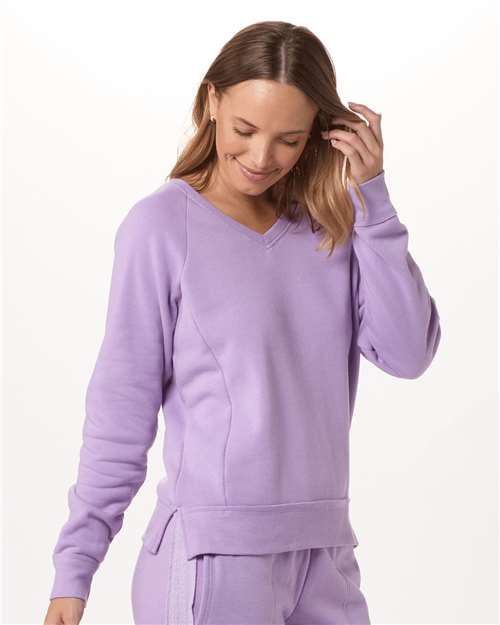 Women's Travel V-Neck Pullover